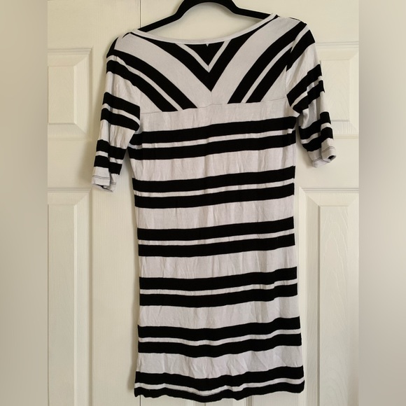 A Pea in the Pod size small black and white striped Henley - Picture 7 of 7